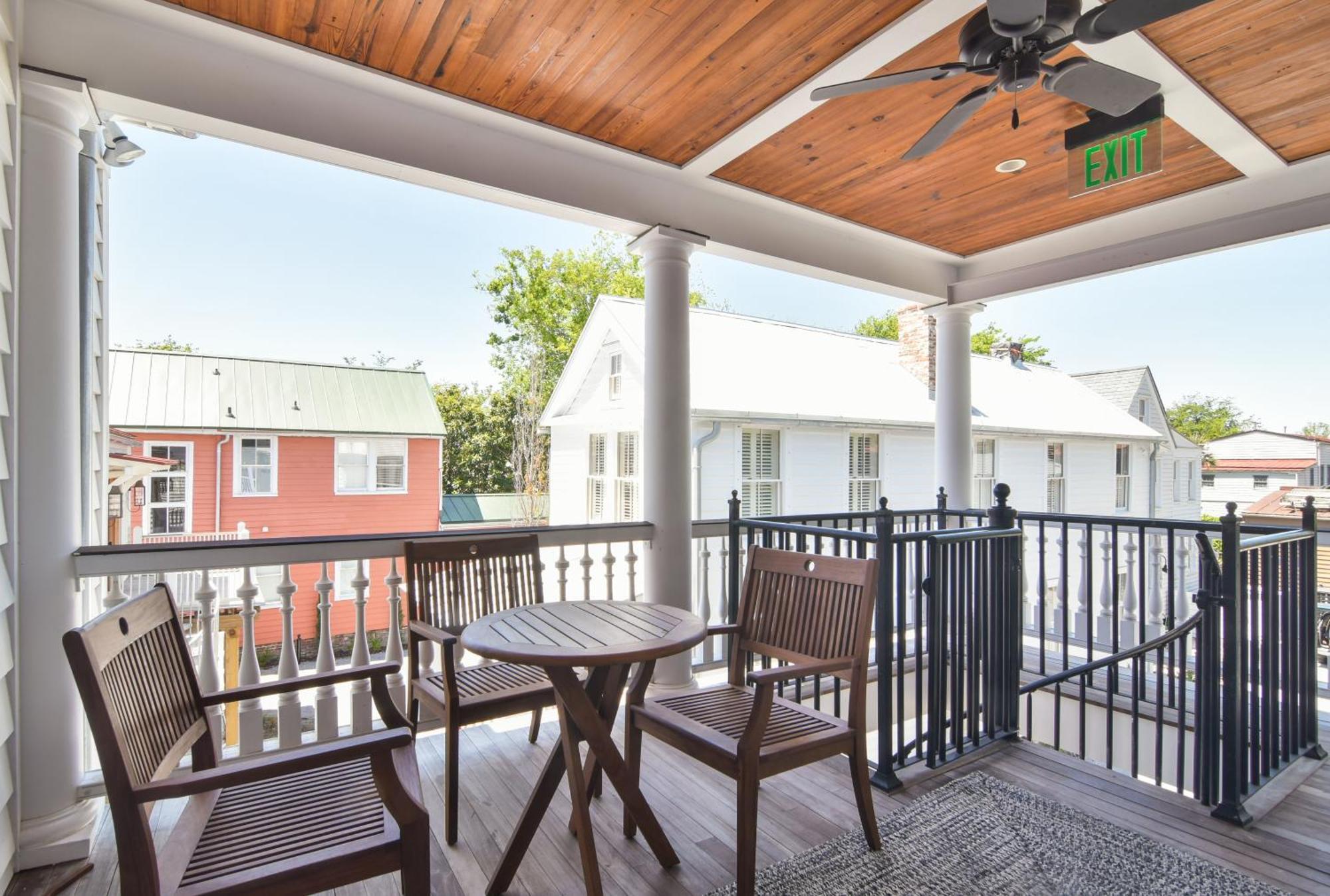 The Charlestonian Aparthotel Bilik gambar