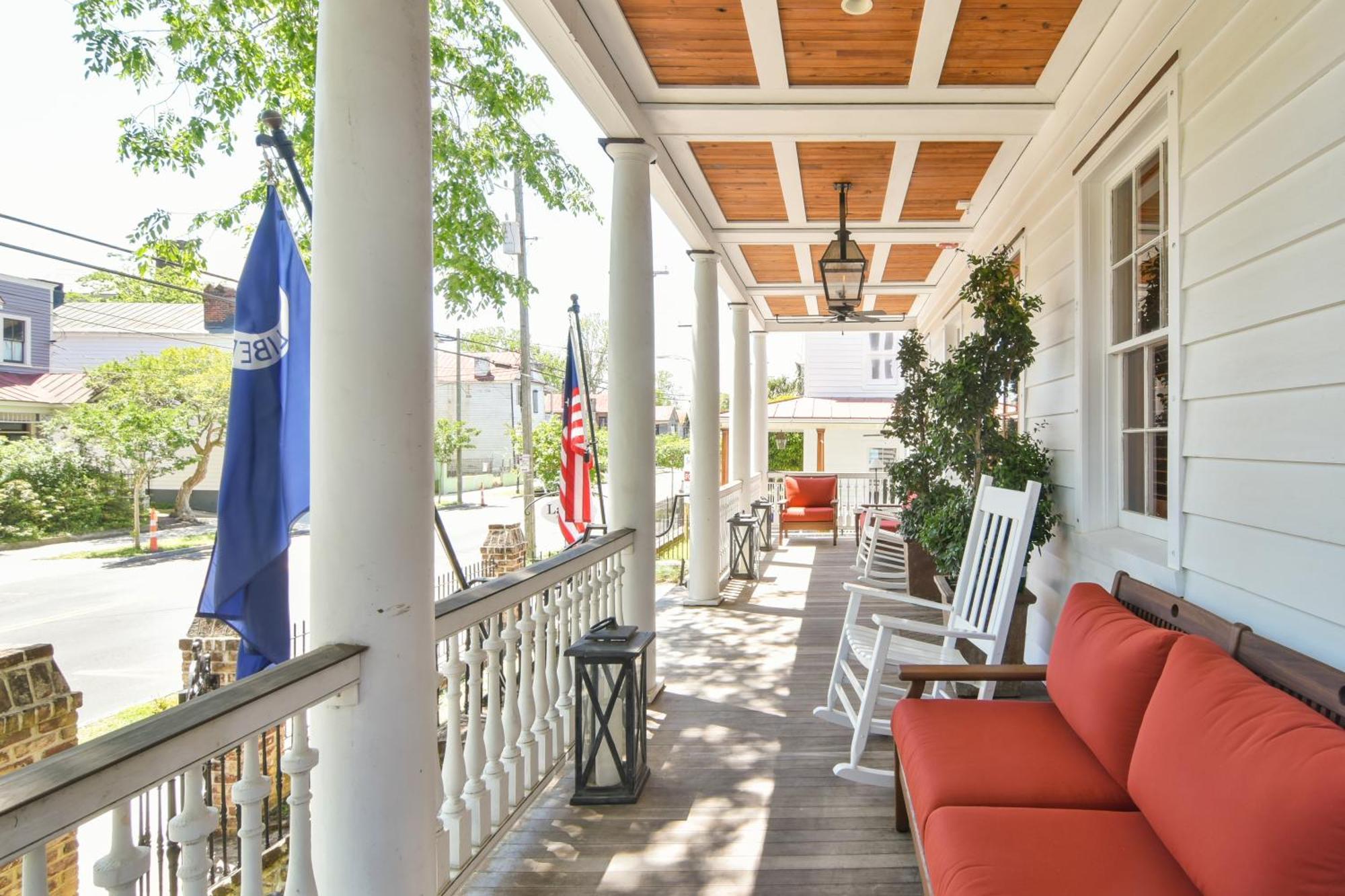 The Charlestonian Aparthotel Bilik gambar