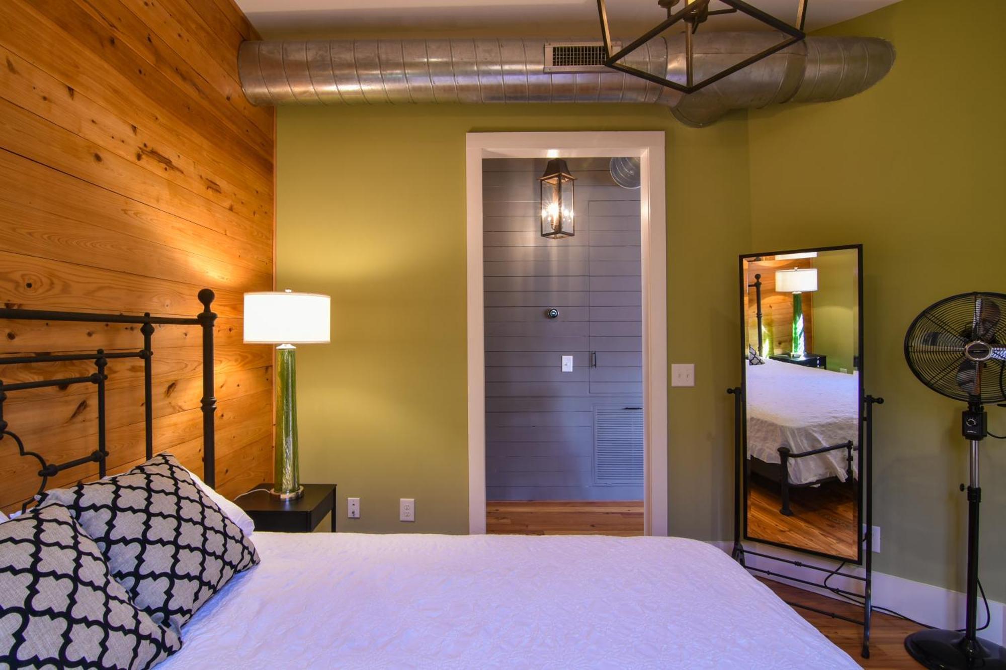 The Charlestonian Aparthotel Bilik gambar